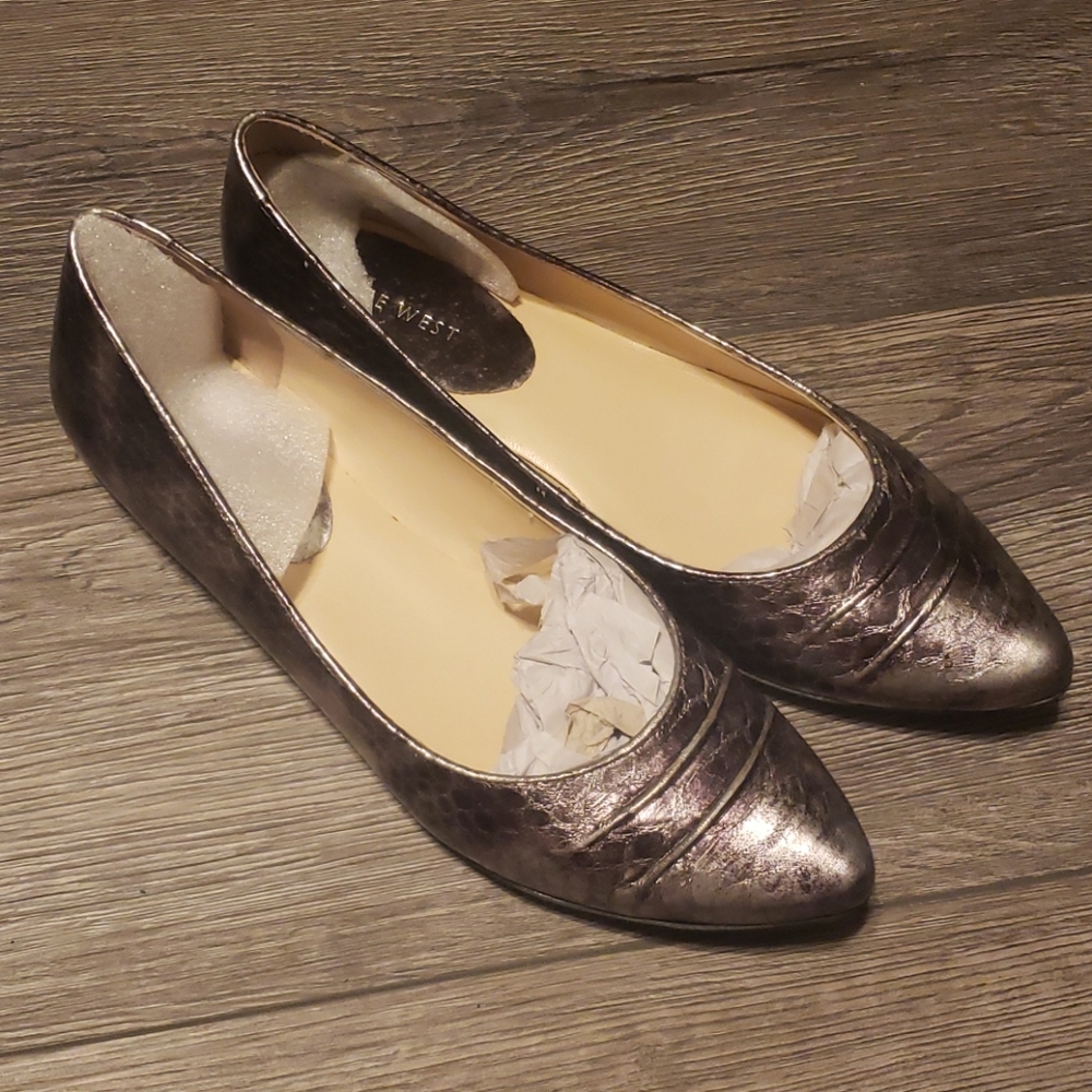 Women Nine West flats